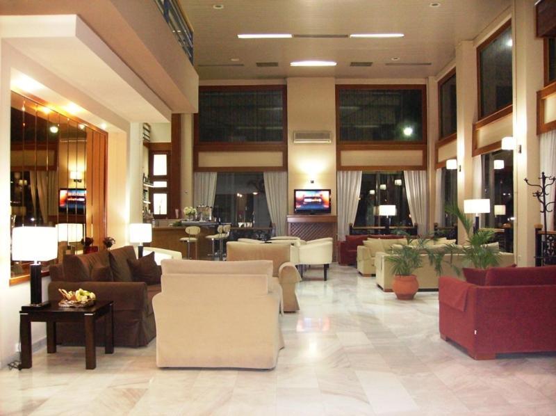 Hotel Pantheon Pírgos Esterno foto