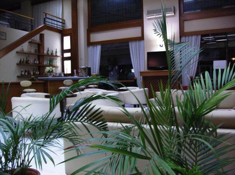 Hotel Pantheon Pírgos Esterno foto